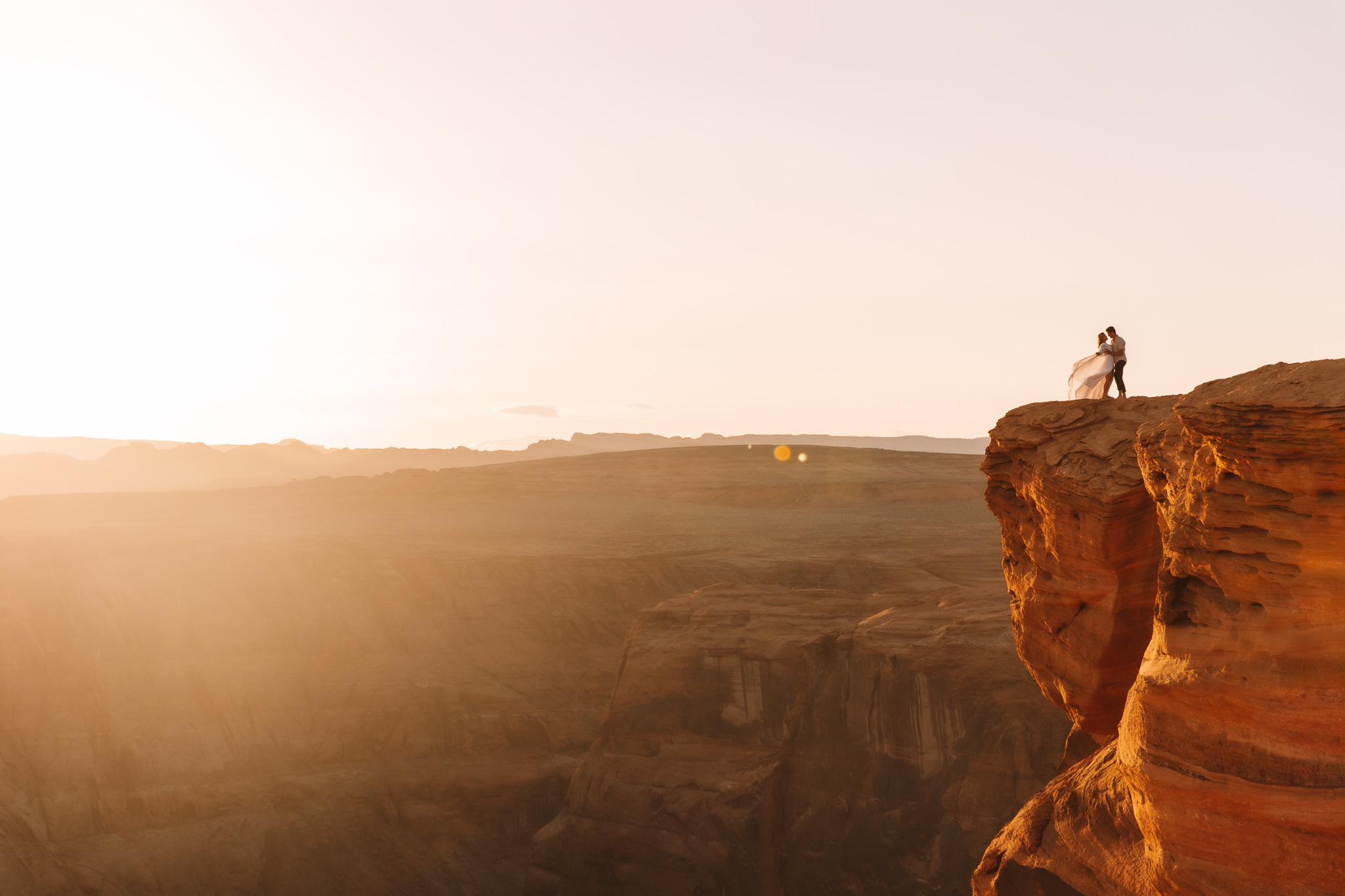 Elopement couple at Horseshoe bend in Arizona