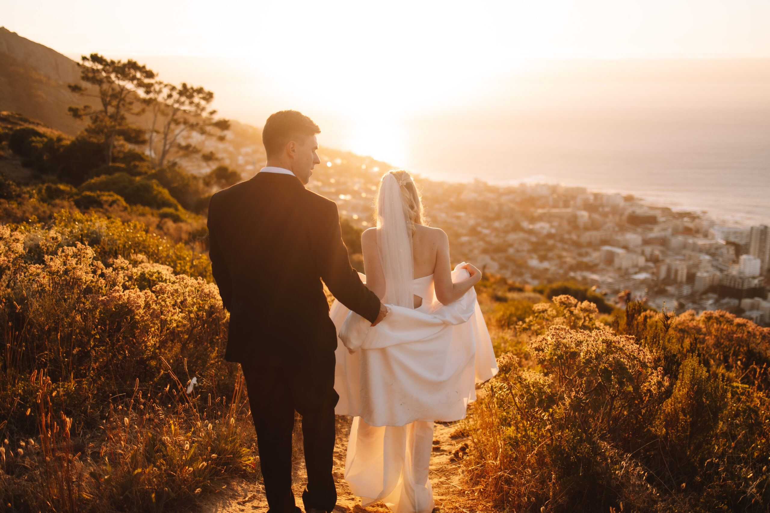 Cape Town Elopement couple on Lion's Head in South Africa