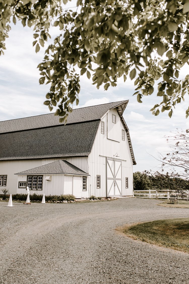 Stunning white barn style wedding venue in Minnesota called Abella