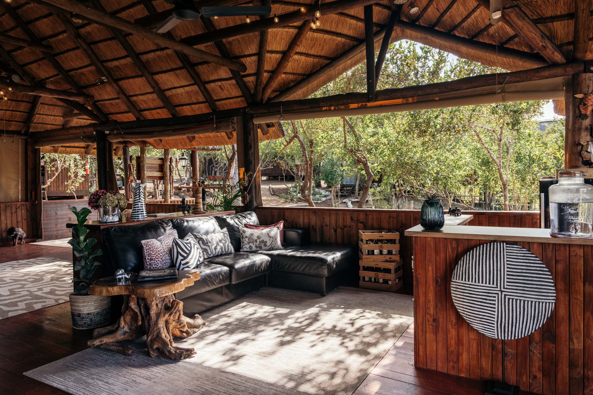 Isambane bush lodge interior