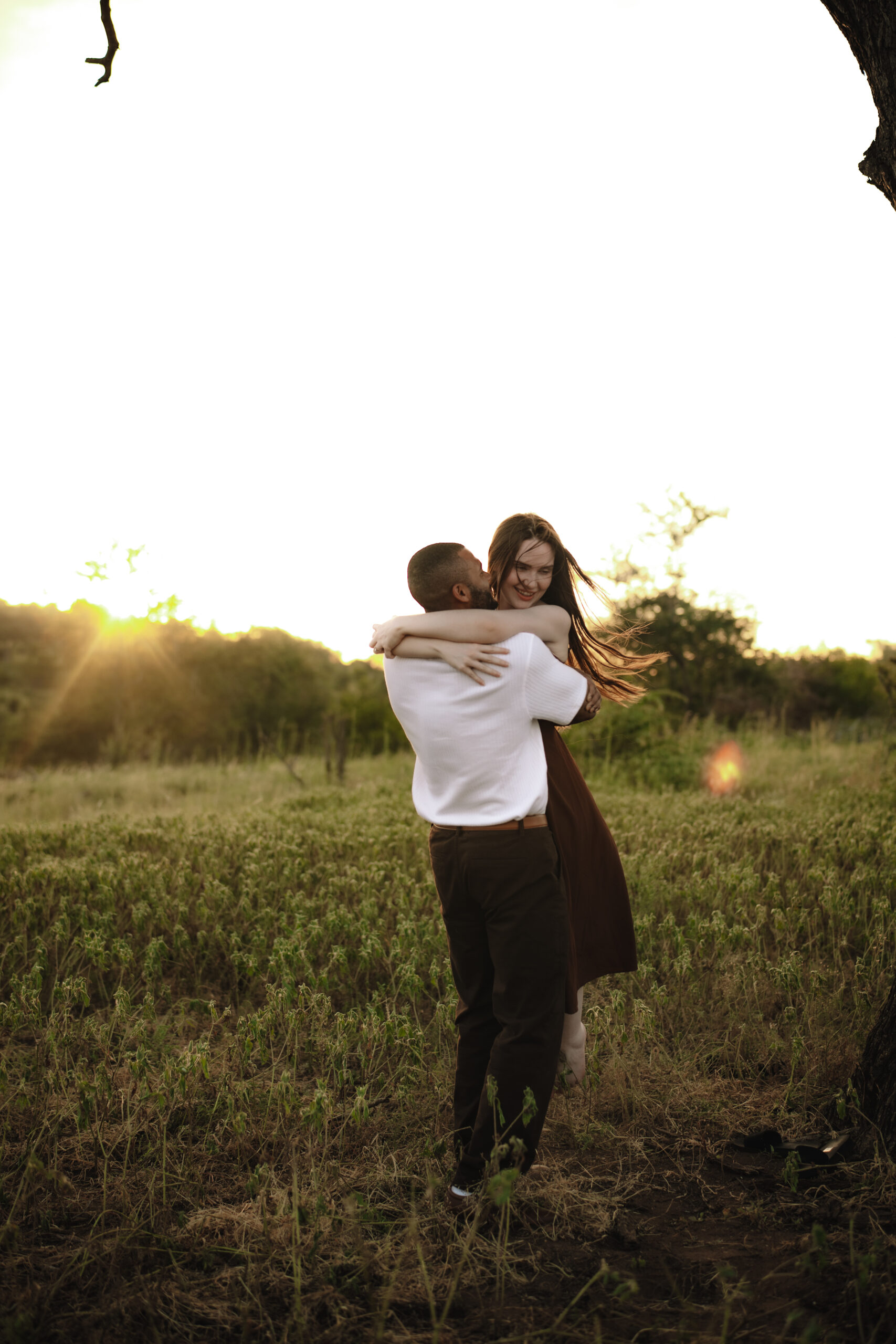 Engagement couple portraits at Purgatory park in Minnetonka- A great spot for engagement photos in Minneapolis' West Suburbs
