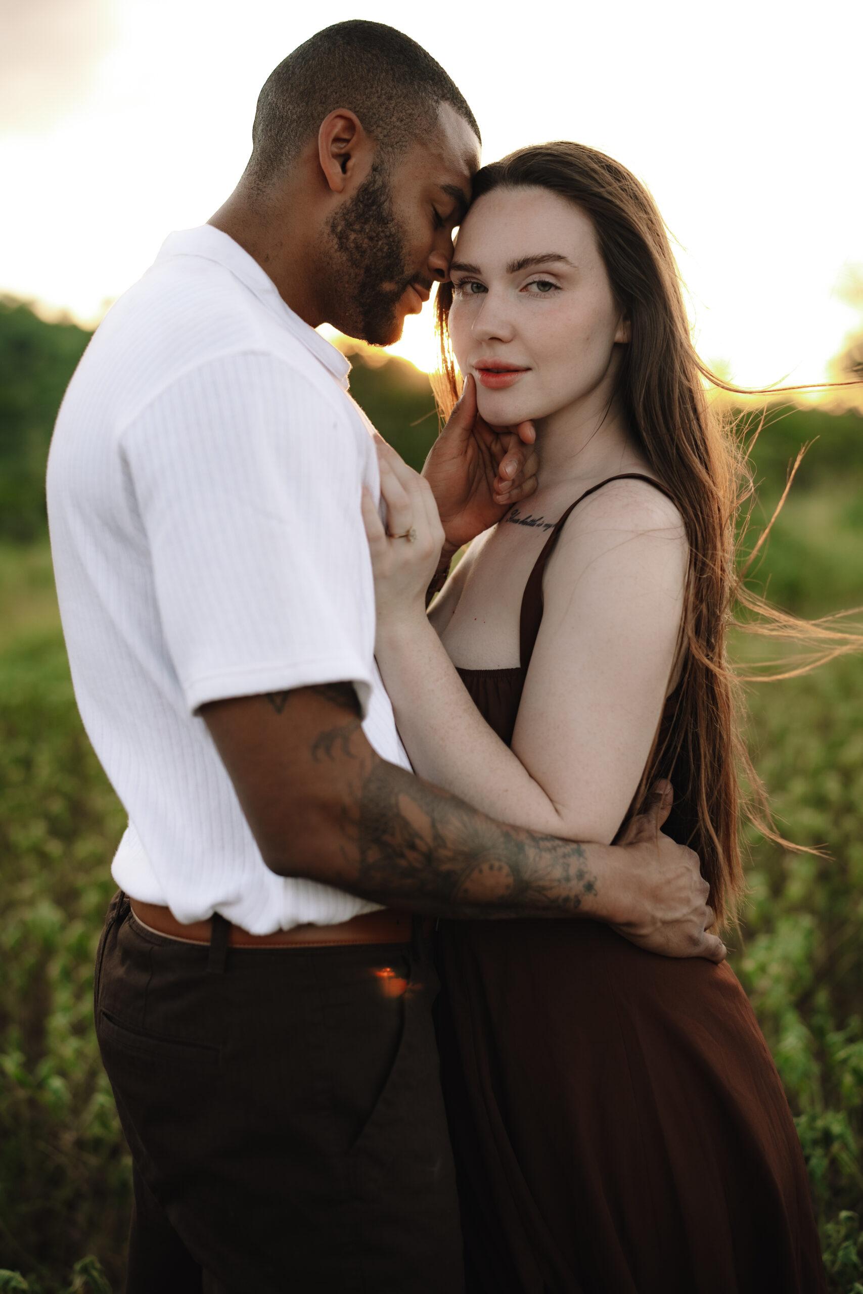 Engagement couple portraits at Purgatory park in Minnetonka- A great spot for engagement photos in Minneapolis' West Suburbs