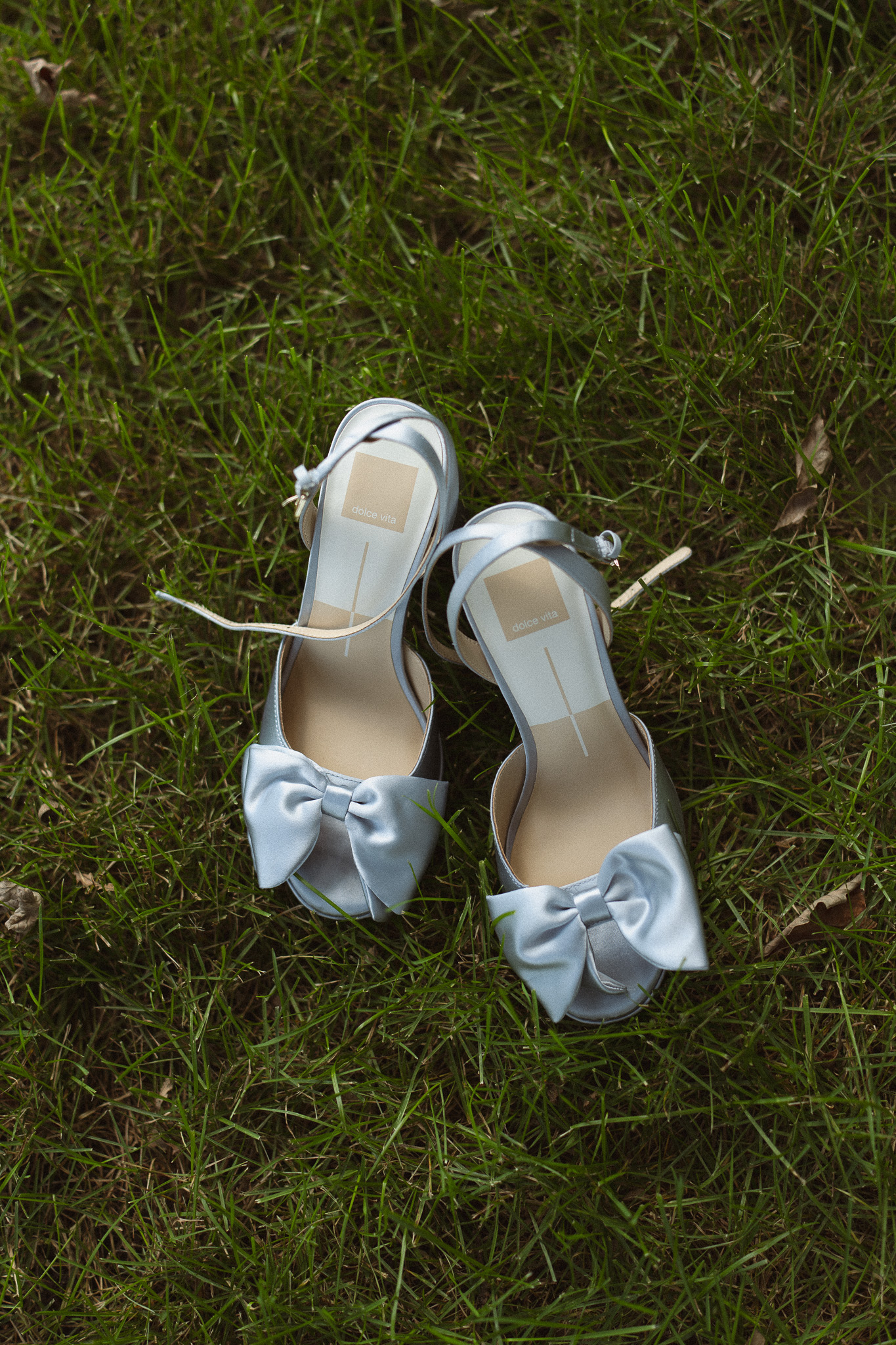 Stunning "something blue" wedding shoes